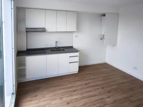 Vedia 4400, Piso 4