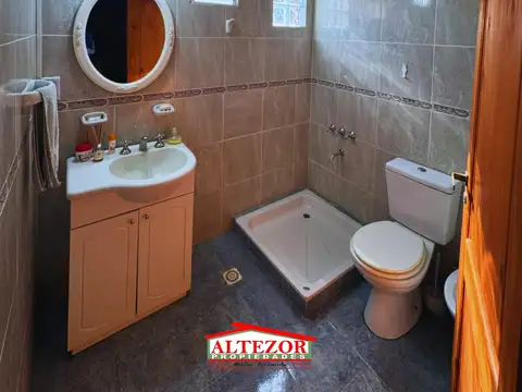 Casa en Alquiler con 1 cochera