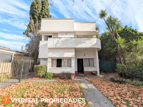 VENTA Casa multiles  usos    6 ambientes con renta villa ballester