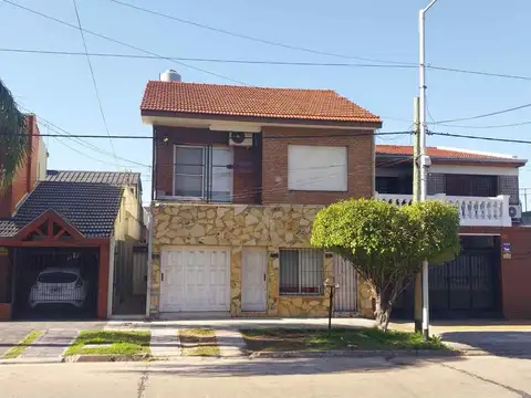Venta de imperdible Casa 2 plantas en Avellaneda