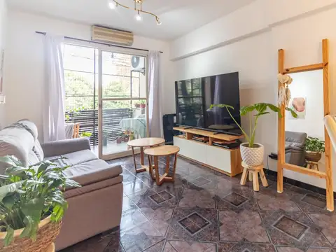 Departamento 3 amb. con patio y balcón Av. Directorio  al 2600