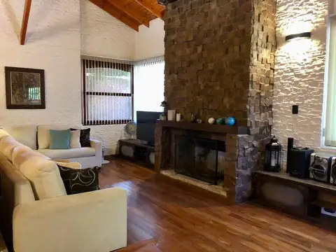 Casa en Venta en Villa Elisa, USD 340.000