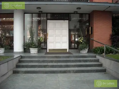 ALQUILER - Departamento de 2 ambientes en San Isidro, con balcón, sobre Av. Centenario