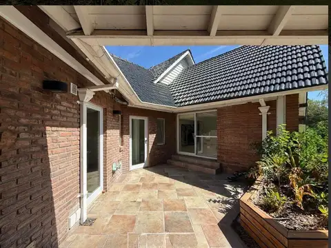 Casa en Venta con 8 cocheras