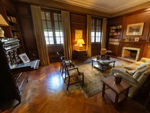 Casa en Alquiler con 2 cocheras