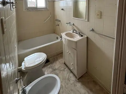 Casa y Local, excelente ubicación comercial.