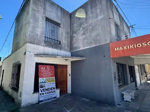 Casa y Local, excelente ubicación comercial.