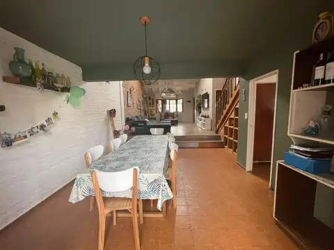 Casa 6 ambientes con 3 baños