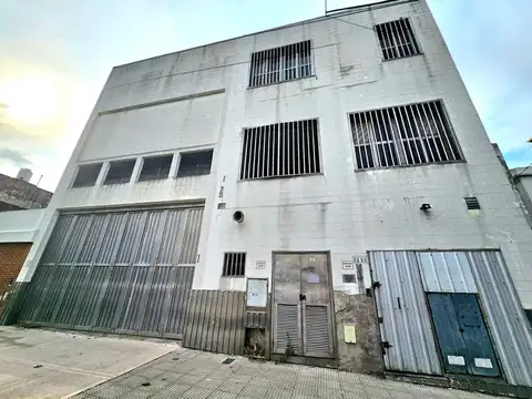 Edificio deposito galpon en venta en Mataderos