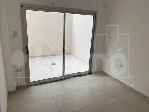 DEPARTAMENTO 2 AMBIENTES EN P.B CON PATIO EN ALQUILER