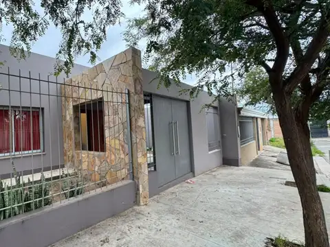 SE VENDE CASA 5 HABITACIONES EN B° ACHACHAY