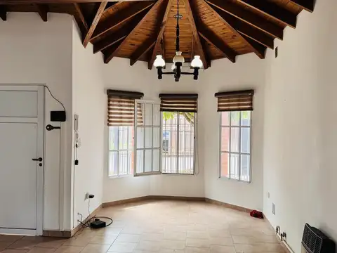 Casa 3 ambientes con 2 baños