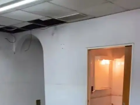 Local en Venta en Pompeya, USD 220.000