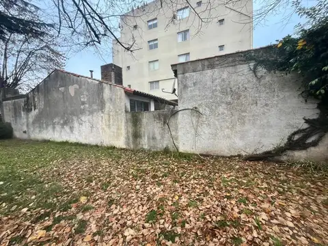 Lote terreno edificio en el centro de Ituzaingó Norte 485m2