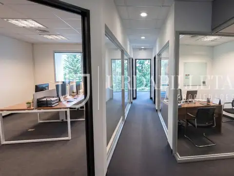 Oficina en venta en el Edificio Paralelo 50  Pilar