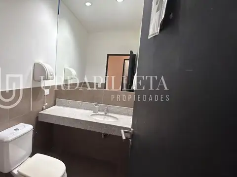Oficina Monoambiente con 2 baños