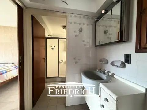 Casa en Venta con 9 cocheras