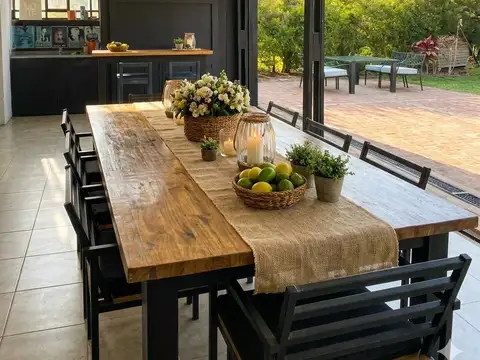 Casa en venta - 4 Dormitorios 3 Baños - Tigre