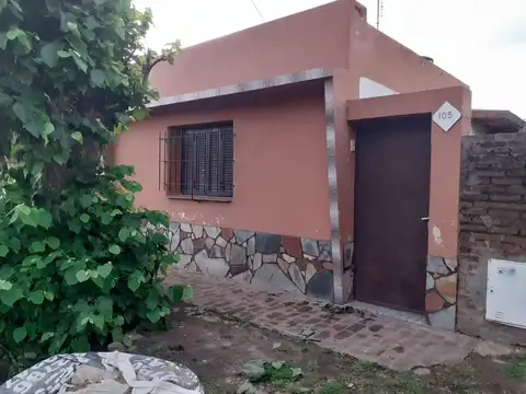 Casa en venta - 2 Dormitorios 2 Baños - Chivilcoy