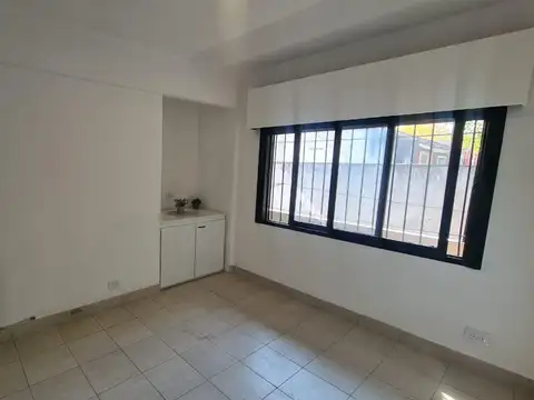 Departamento en Alquiler en Castelar, $ 650.000