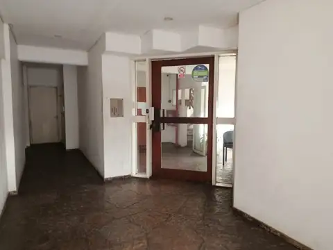 PELLEGRINI 400, Piso 9