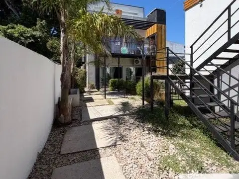 Depto Tipo Casa en Venta 5 años