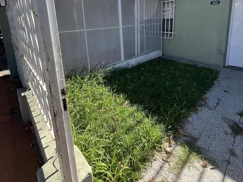 Casa 5 ambientes con 1 baño