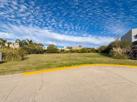 Terreno en Venta en San Sebastian, USD 230.000