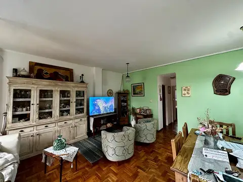 Avellaneda  al 200 Piso 1 Departamento B