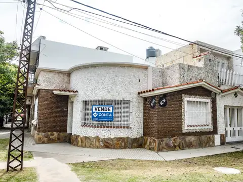 CASA EN IMPECABLE ESTADO - APTA CREDITO 