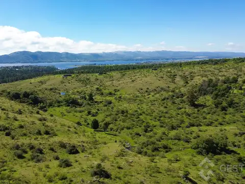 BARRIO DE CHACRAS CON ARROYO PROPIO EXCELNTE ENTORNO