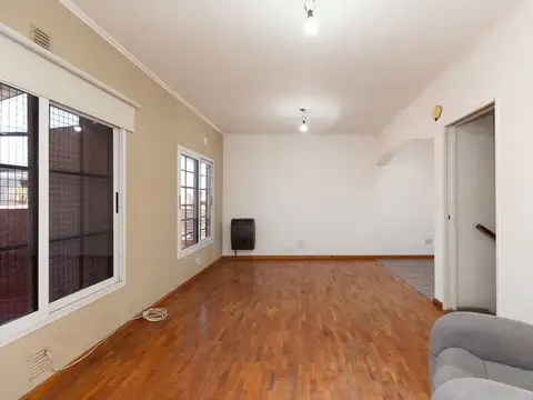 Depto Tipo Casa en Venta con 1 cocheras