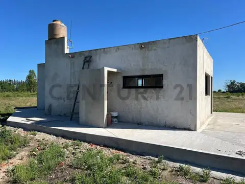 Lote en Venta con Construccion a Finalizar en Poblet