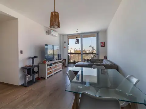 Departamento 4 ambientes con balcón aterrazado en Venta