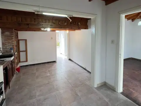 Depto Tipo Casa 2 ambientes con 1 baño