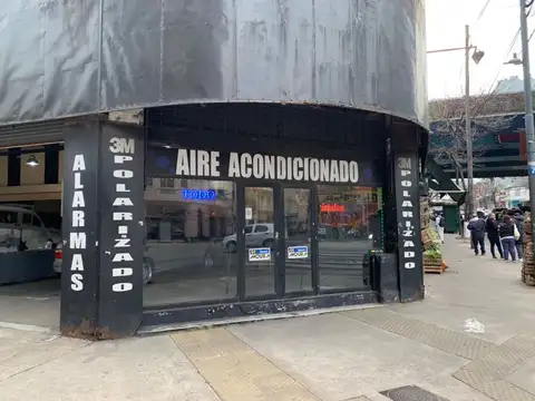 Local en Venta en Parque Chacabuco, USD 198.000