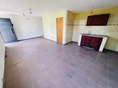 Casa 3 ambientes con 1 baño
