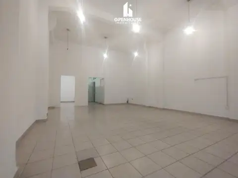 OPENHOUSE Alquila Local Comercial en Galeria "Pasaje San Martin" Ciudad.