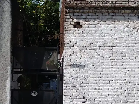 Lote en venta con tres PH a reciclar, Villa Lynch