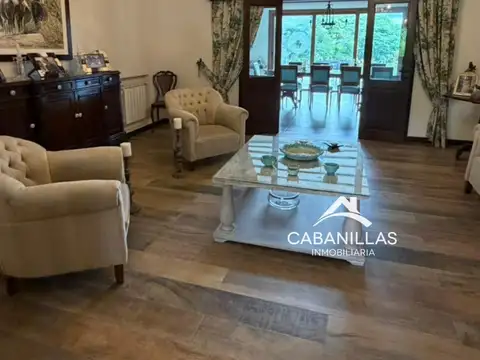 Casa 11 ambientes con 3 baños