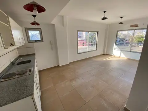 Av. José María Moreno 991 , Piso 1