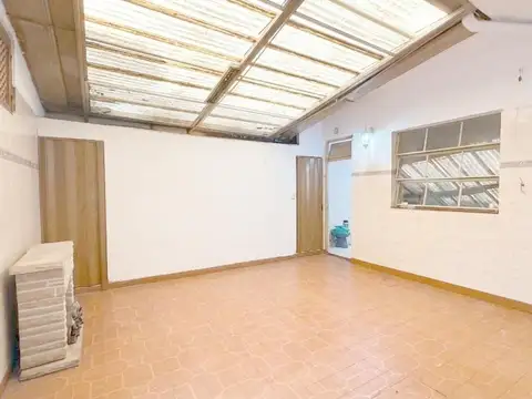 Depto Tipo Casa en Venta 50 años