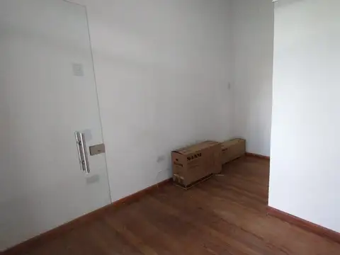 San Martin 4600, Piso -