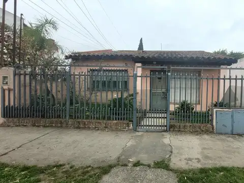 LOMA HERMOSA : PH 3 AMBIENTES AL FRENTE CON JARDIN, A METROS  DEL CENTRO COMERCIAL. CONSULTE 