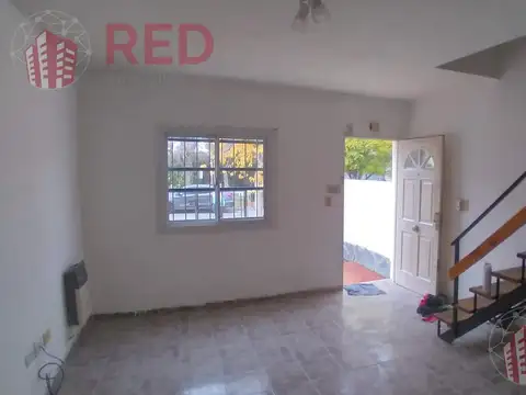 Depto Tipo Casa 4 ambientes con 2 baños
