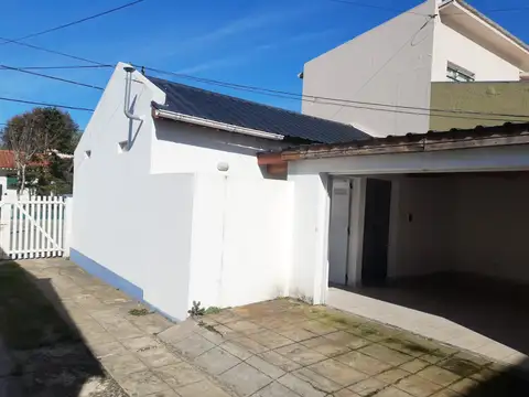 CHALET AL FRENTE Y 4 DEPARTAMENTOS AL FONDO EN SANTA TERESITA - 2 CUADRAS DEL MAR