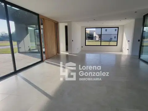 Casa en Alquiler en Haras Santa María, USD 2.000