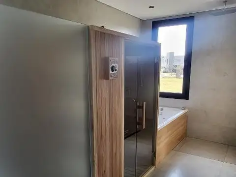 Casa 4 ambientes con 4 baños