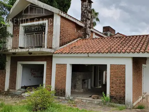 FERRARI ENTRE LAPRIDA Y LUGONES