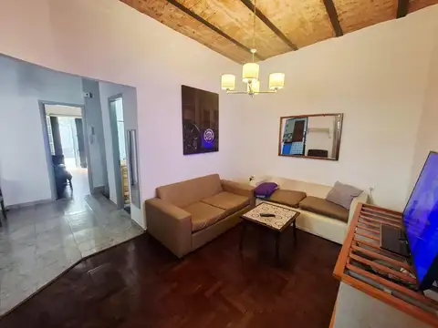 Depto Tipo Casa en Venta 50 años